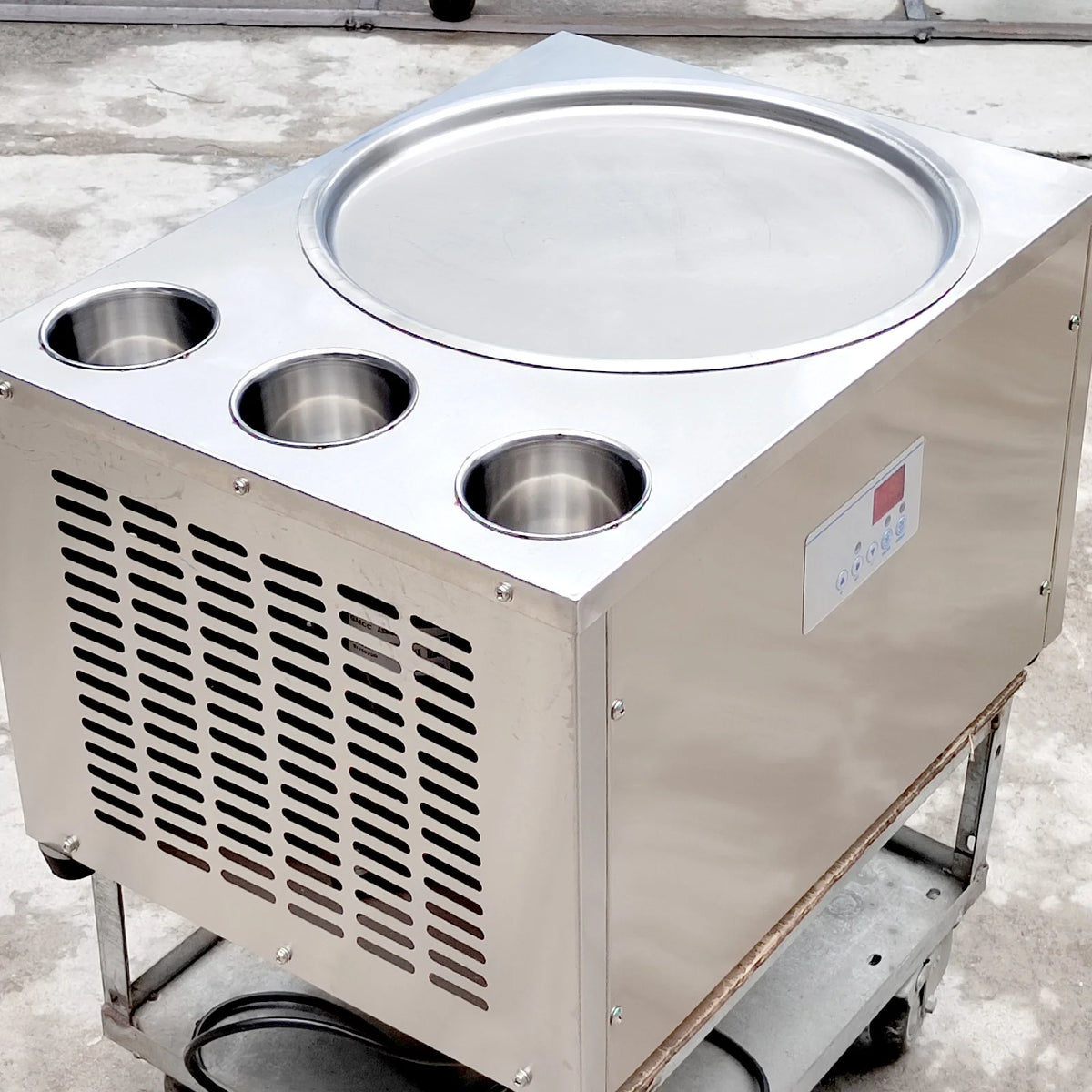 18'' Round Ice Pan Ice Cream Roll Machine, 3 Tanks Y873958