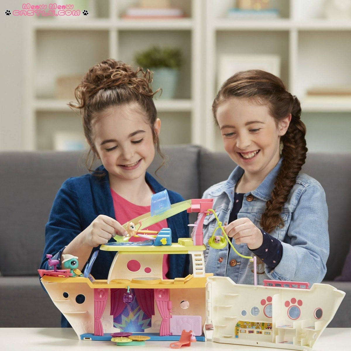 Cruise Ship T25654