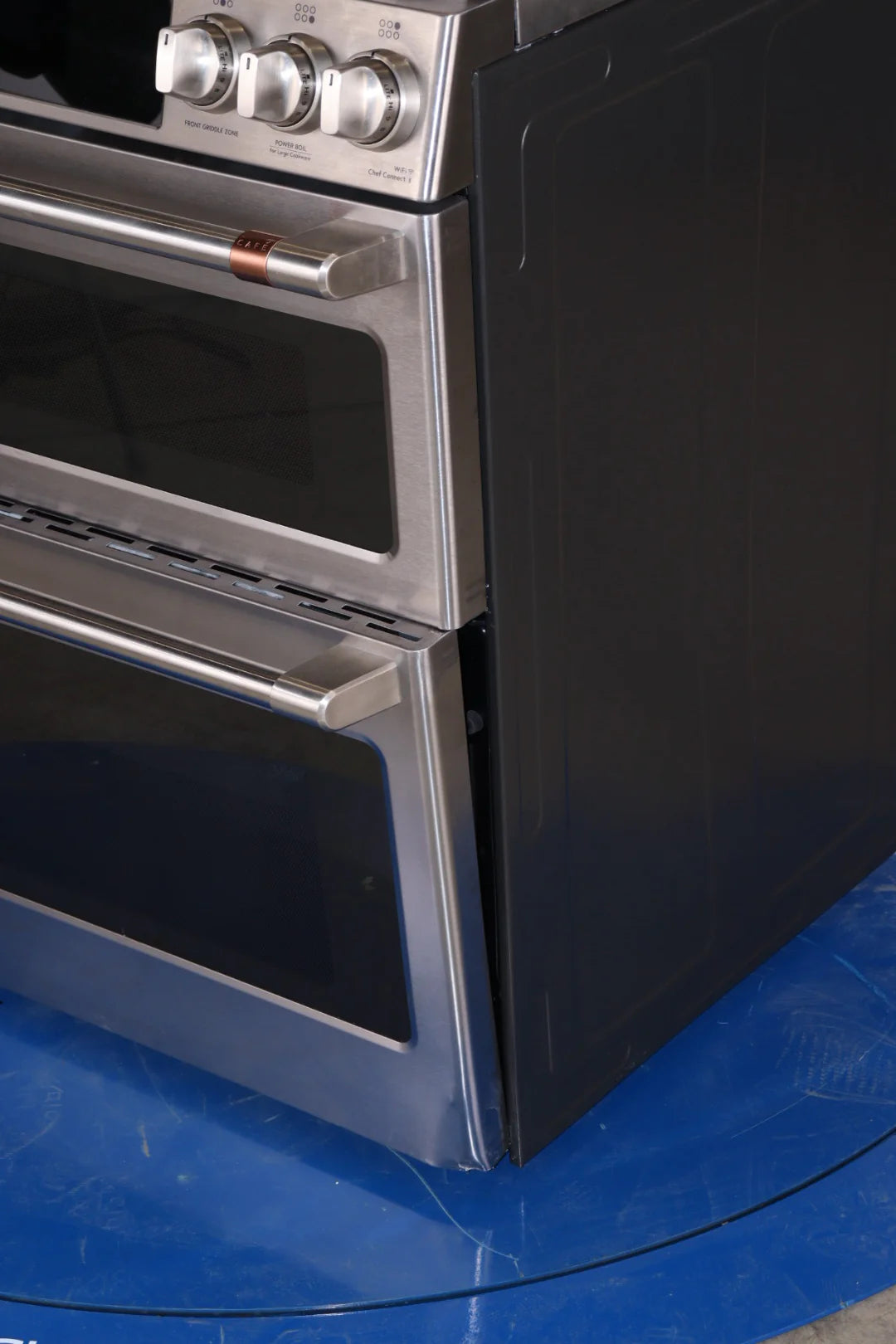 30 In. Slide-In Double-Oven Gas Convection Range M647