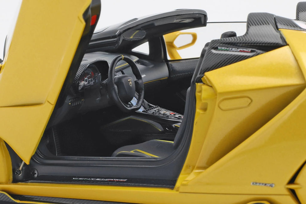 1/18 Pearl Yellow Model Car Q436979