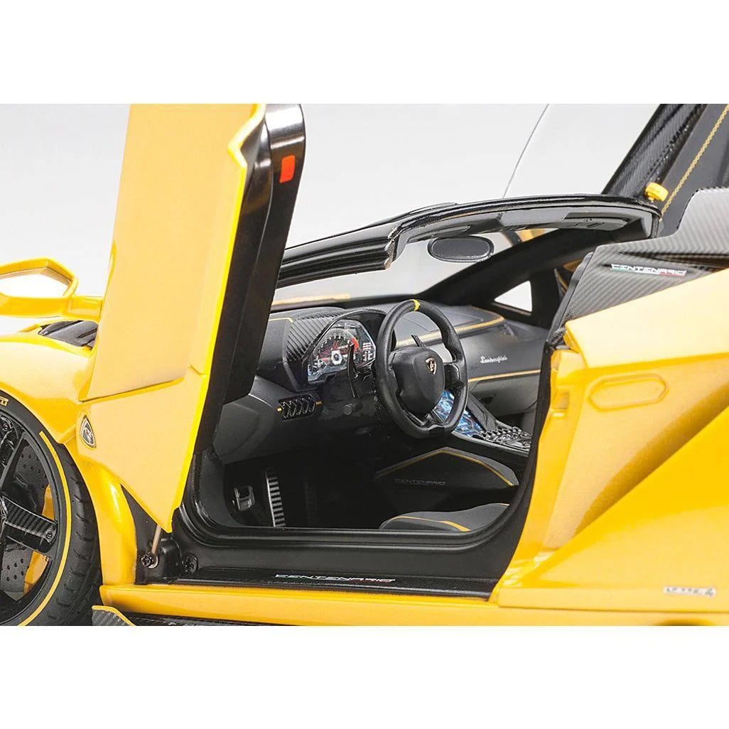 1/18 Pearl Yellow Model Car Q436979