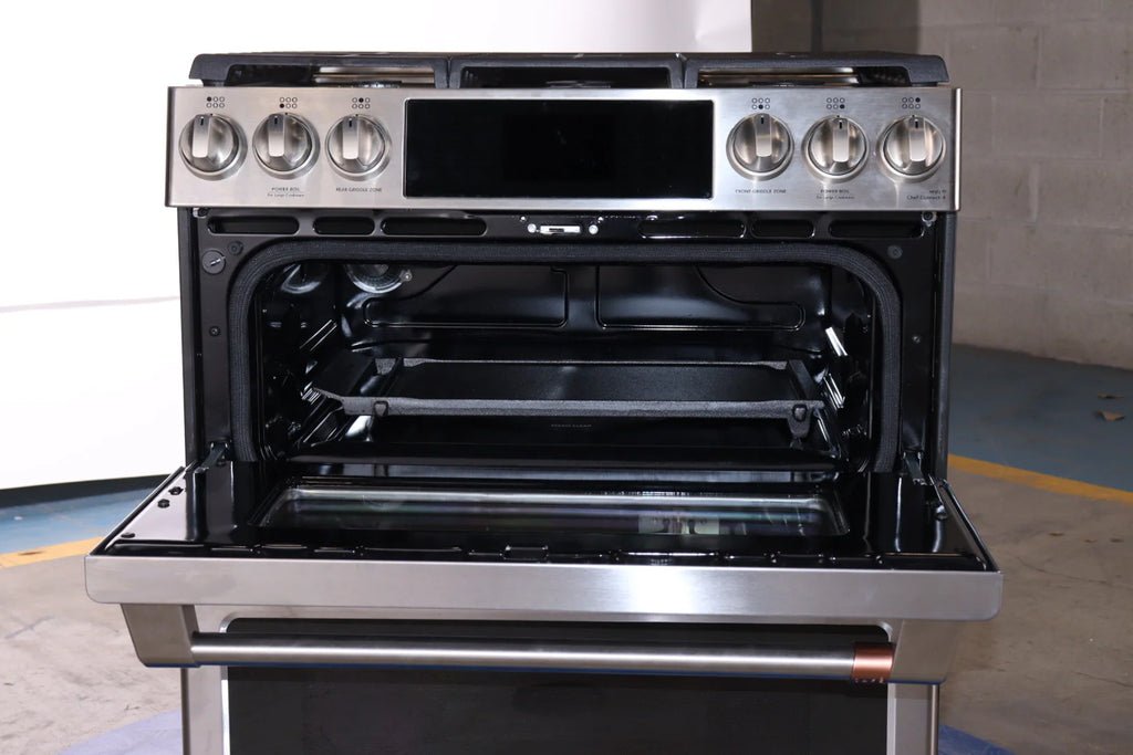 30 In. Slide-In Double-Oven Gas Convection Range M647